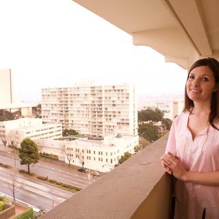 large-white-multi-story-hotel-building
