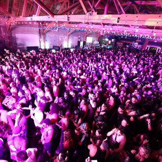 Massive Indoor Crowd Surges at Wobbleland 2026
