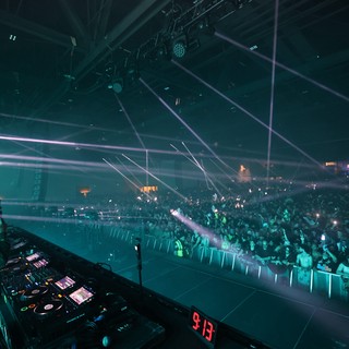 DJ Ignites Massive Crowd at Wobbleland 2026