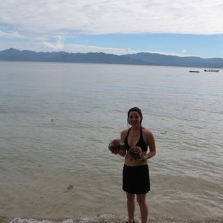 mountainous-coastline-visible-across-bay-consistent-with-fijian-island-geography