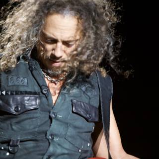 Kirk Hammett Rocks the Stage