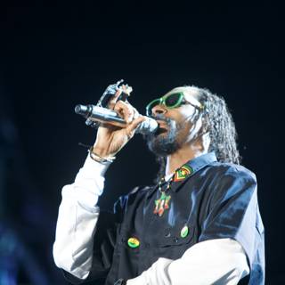 Snoop Dogg rocks Coachella 2012 with solo performance