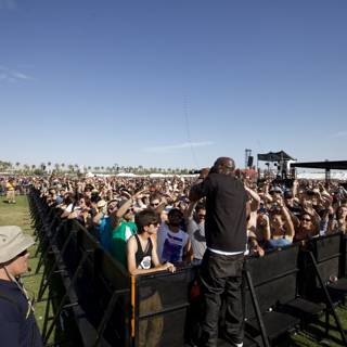 A Sea of Fans at the 2010 Coachella Concert