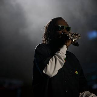 Snoop Dogg Rocks the Grammys