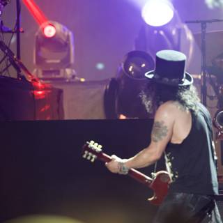 Slash Takes the Rock and Roll Hall of Fame by Storm