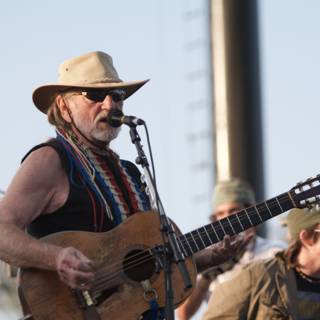Willie Nelson Shines on Stage