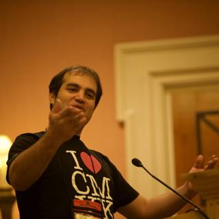 Dan Kaminsky gives captivating speech at Defcon 17