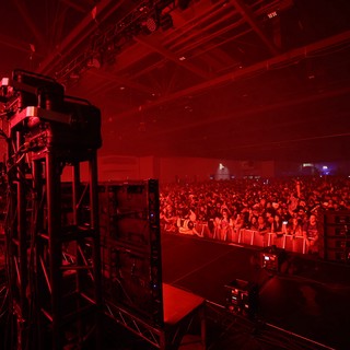 Sea of Fans Bathed in Red at Wobbleland 2026