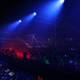 DJ Commands the Dance Floor at Wobbleland 2026