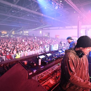 DJ Commands Massive Indoor Rave at Wobbleland 2026