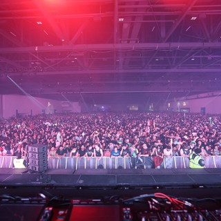 Massive Indoor Crowd Packs Wobbleland 2026 Festival