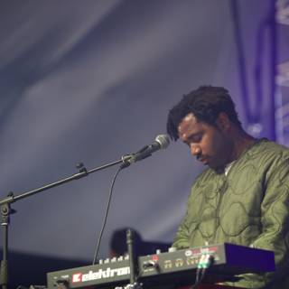 Sampha's Keyboard Performance at Coachella