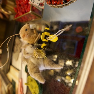 Miniature Mouse Playing Banjo Display at Gift Shop