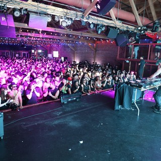 DJ Ignites Packed Crowd at Wobbleland 2026