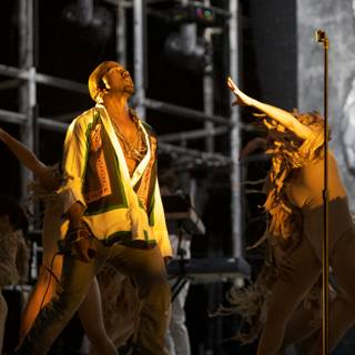 Kanye West Takes the Stage with Dancers at Coachella 2011