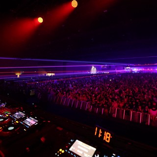 Massive Crowd Electrified by Laser Light Show at Wobbleland