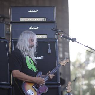 White-Haired Guitarist Brings Down the House