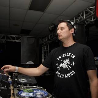 DJ set in black shirt