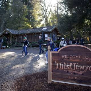 Enchanting Entrance to Thistlewyck