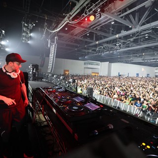 DJ Commands Massive Indoor Festival Crowd at Wobbleland