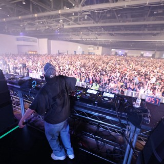 DJ Commands Massive Crowd at Wobbleland 2026