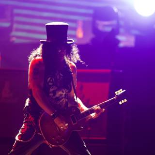 Slash Rocks Atlanta with Guns N' Roses