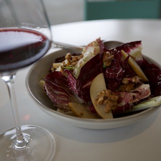 Elegant Wine and Radicchio Salad Pairing