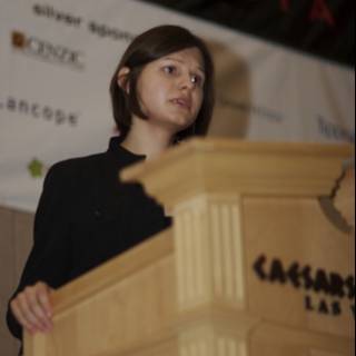Joanna Rutkowska giving a speech