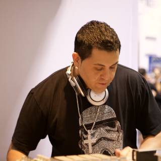 DJ Skribble Rocking the Machines