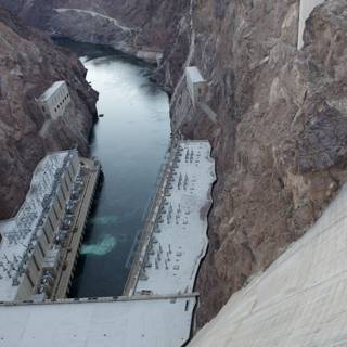 Hoover Dam: An Awe-Inspiring View from the Top