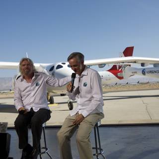 Burt Rutan and Richard Branson in front of White Knight Two