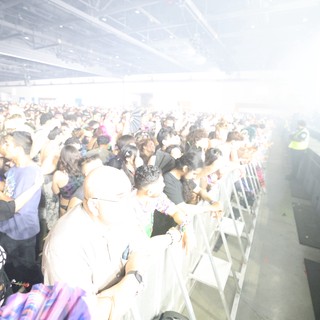 Massive Indoor Crowd Surges at Wobbleland 2026