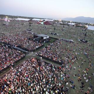Coachella 2011: Music and Masses
