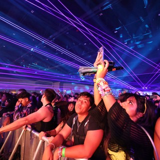 Electric Crowd Surges at Wobbleland 2026 Festival