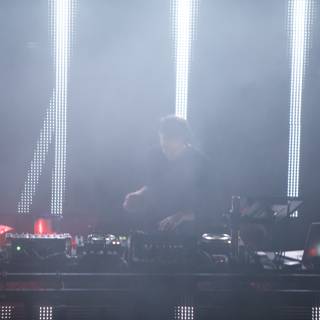 DJ electrifies the Sierra Madre crowd
