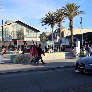 Vibrant Street Scene at Fisherman's Wharf Plaza