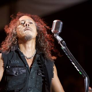 Kirk Hammett Rocking the Mic