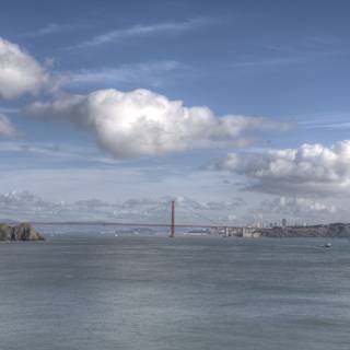 Golden Gate Bridge: A Breathtaking View