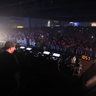 DJ Commands Massive Crowd at Wobbleland 2026