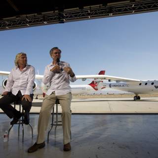 Burt Rutan and Richard Branson in front of the White Knight Two