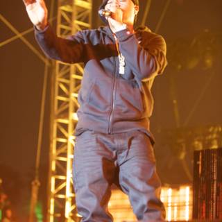 Nas Rocks the Stage at Coachella 2014
