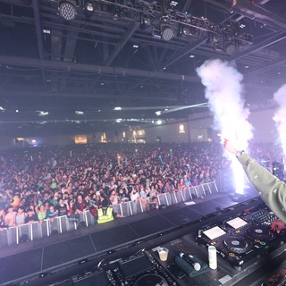DJ Ignites Massive Crowd at Wobbleland 2026