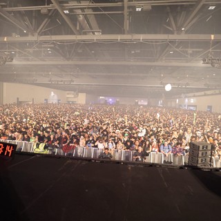Massive Indoor Crowd Packs Wobbleland 2026 Festival