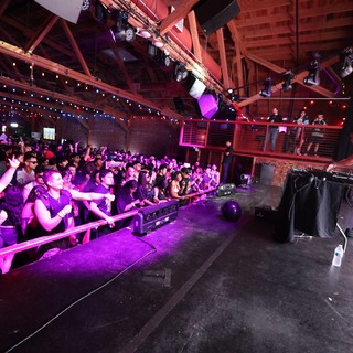 DJ Ignites Massive Crowd at Wobbleland 2026