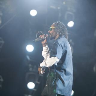 Snoop Dogg electrifies the crowd at Coachella