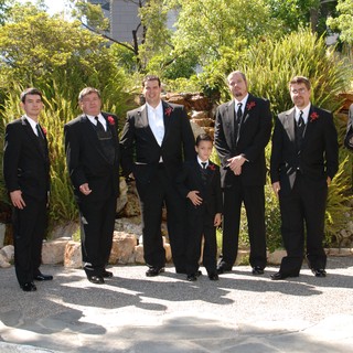 group-portrait-wedding-photography-outdoor