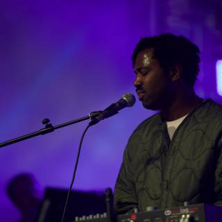 Sampha electrifies the crowd with his solo performance