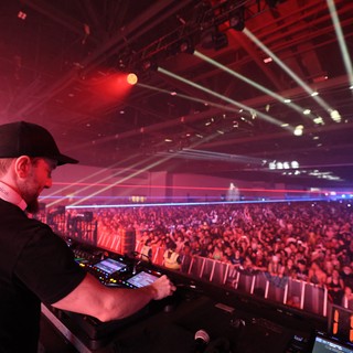 DJ Commands Massive Crowd at Wobbleland 2026