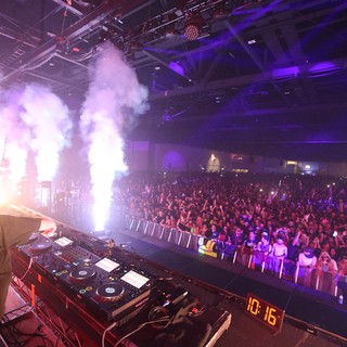 DJ Ignites Massive Crowd at Wobbleland 2026
