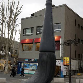 The Molar Monument: An Urban Masterpiece